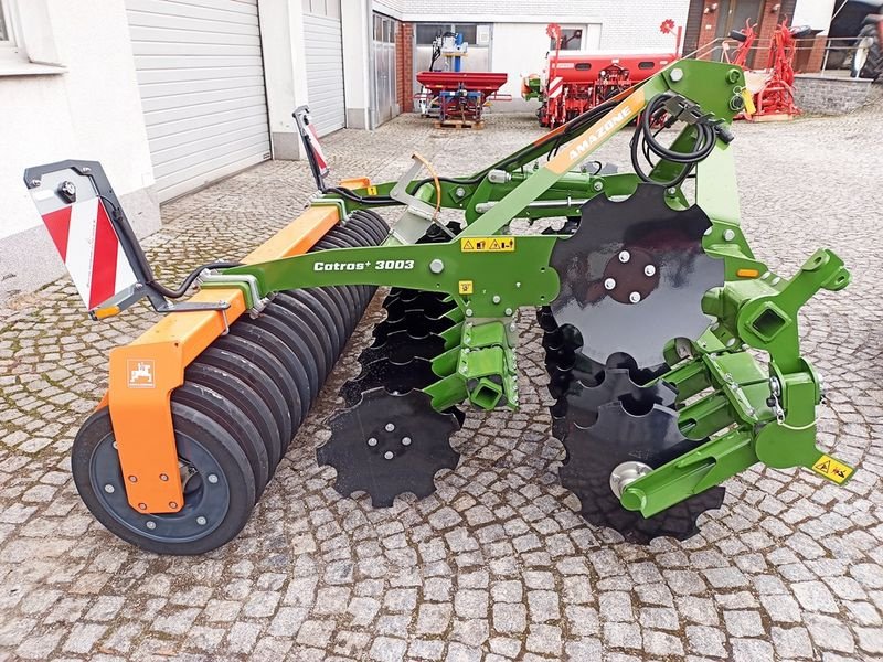 Kurzscheibenegge des Typs Amazone Catros+ 3003 Special Kurzscheibenegge, Neumaschine in St. Marienkirchen (Bild 2)