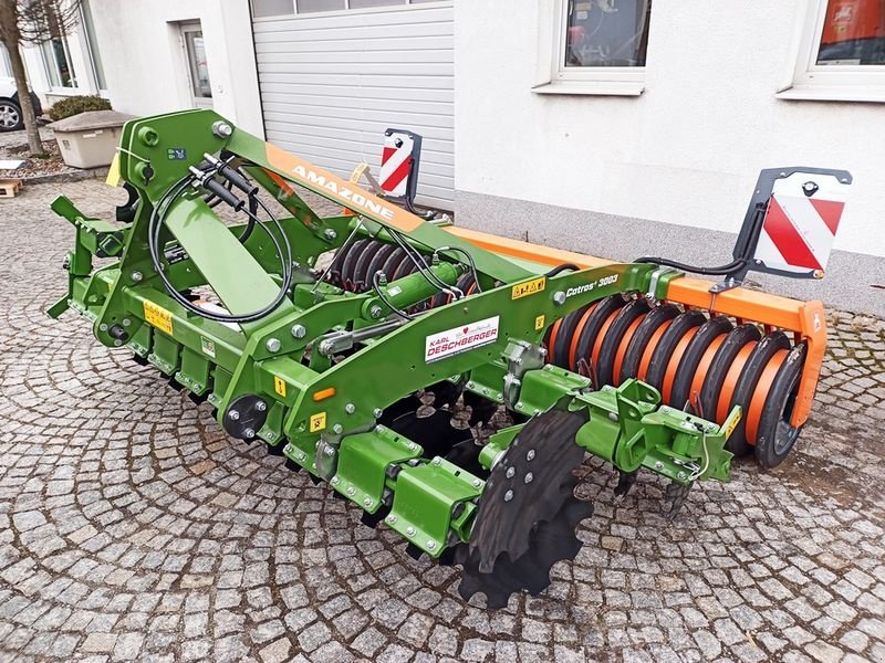Kurzscheibenegge des Typs Amazone Catros+ 3003 Special Kurzscheibenegge, Neumaschine in St. Marienkirchen (Bild 1)