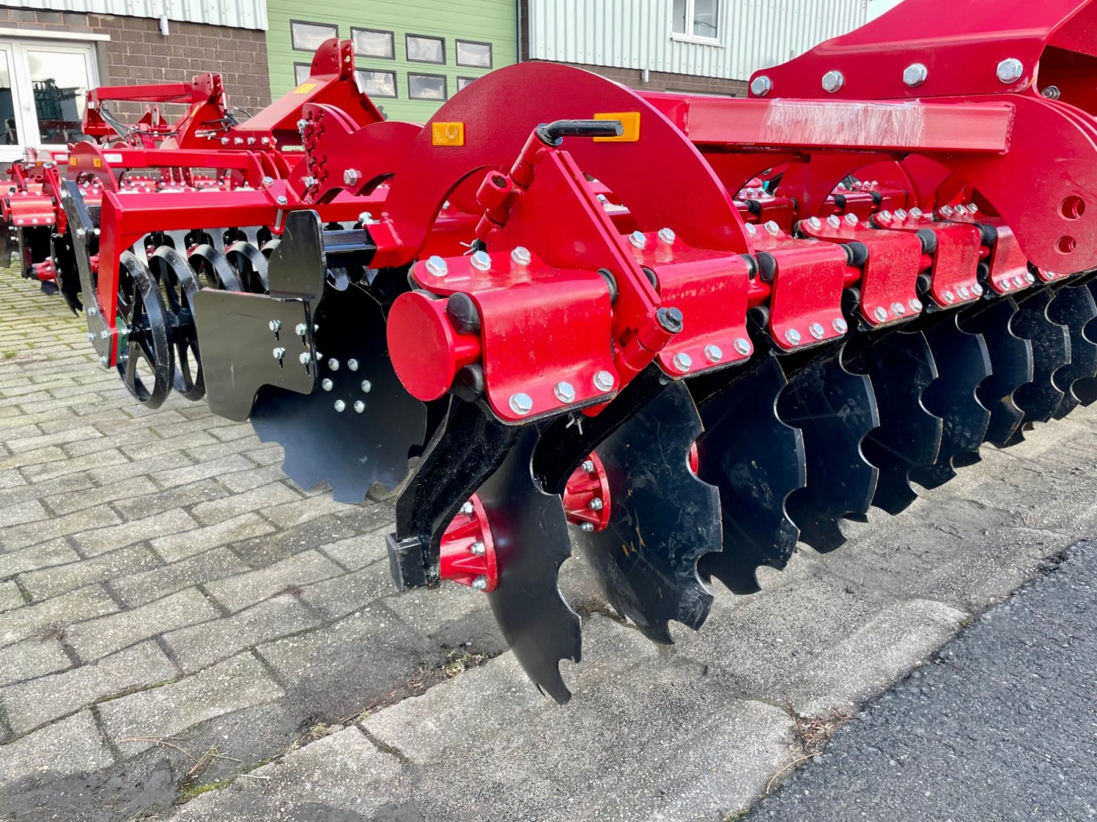Kurzscheibenegge des Typs BM Maschinenbau Kurzscheibenegge rot zum Sonderpreis mit o. ohne Walze, Neumaschine in Sendenhorst (Bild 7)