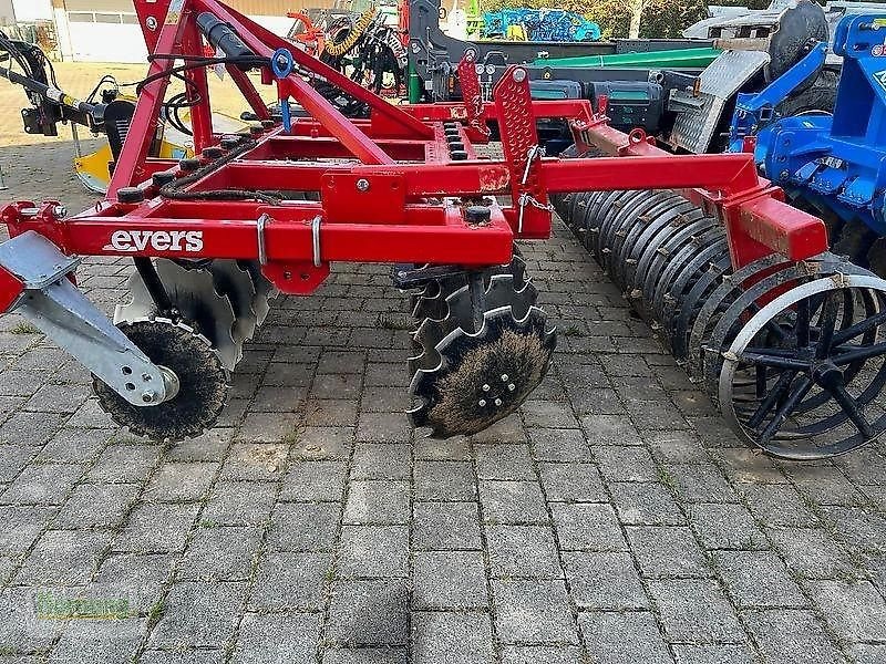 Kurzscheibenegge des Typs Evers JE 300 / VARIO, Vorführmaschine in Unterschneidheim-Zöbingen (Bild 1)
