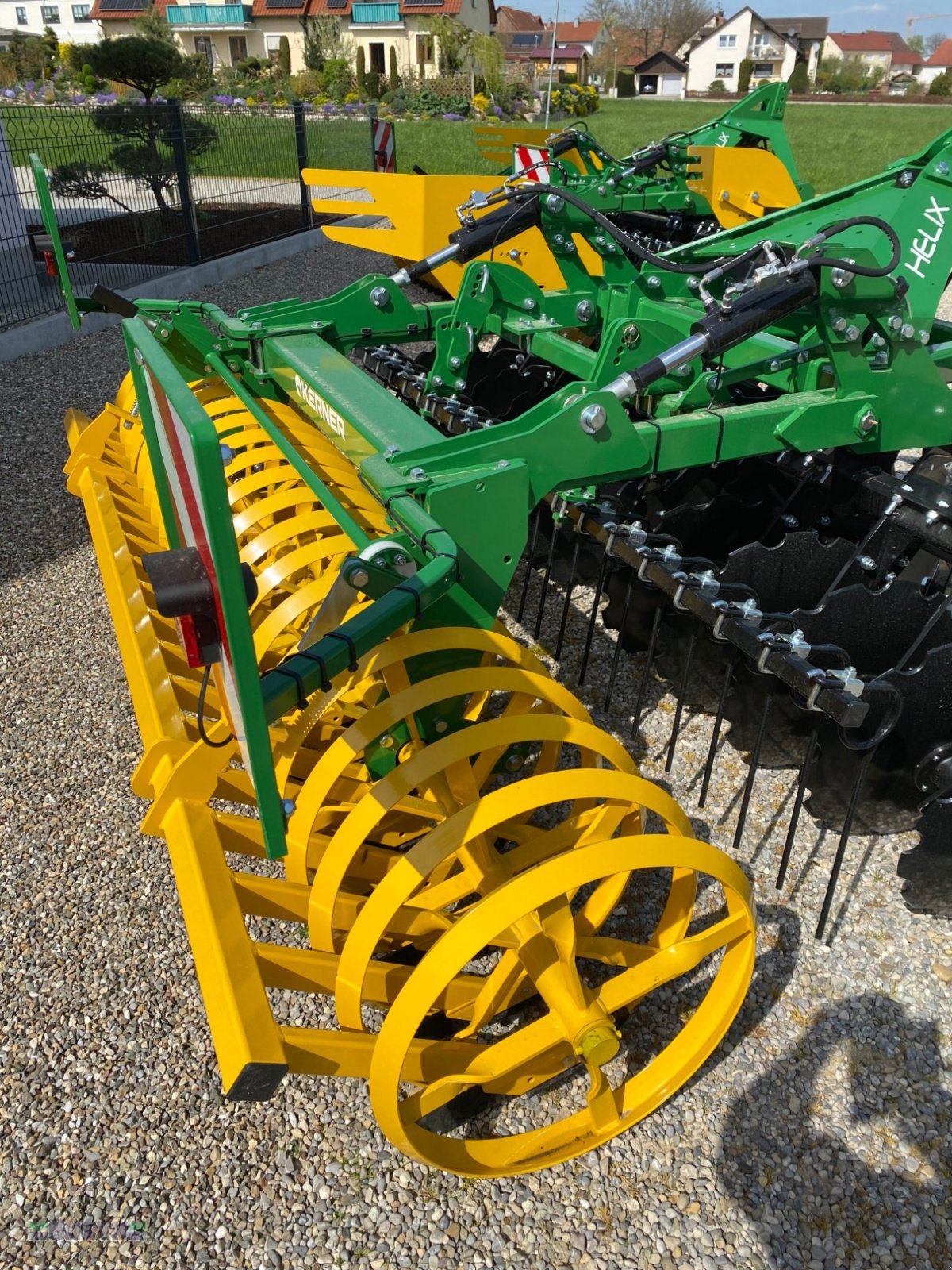 Kurzscheibenegge des Typs Kerner Helix H 300, Frühbezug 8 % Sonderrabatt, Neumaschine in Buchdorf (Bild 2)