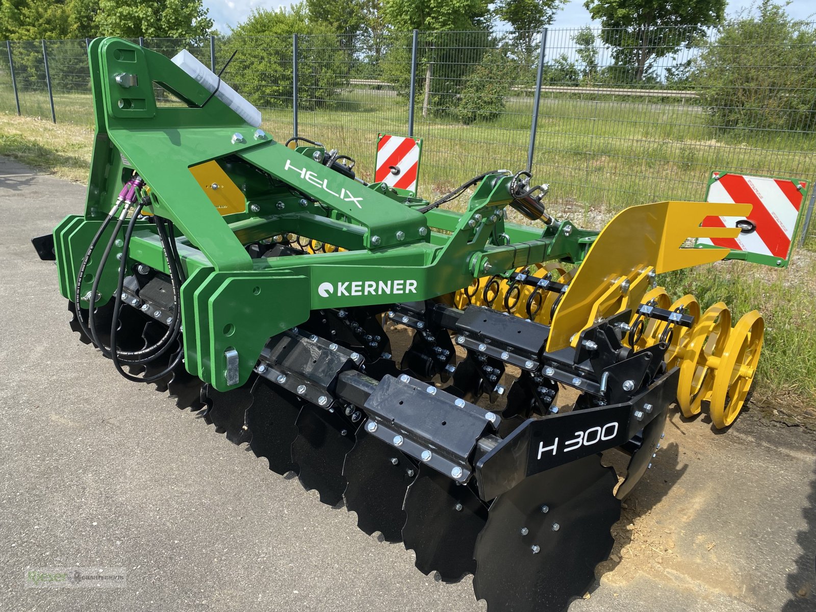 Kurzscheibenegge του τύπου Kerner Helix H 300, Frühbezug 8 % Sonderrabatt, Neumaschine σε Nördlingen (Φωτογραφία 1)