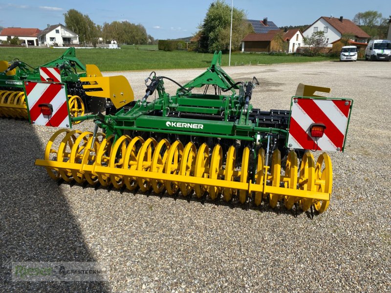 Kurzscheibenegge tip Kerner Helix H 300, Frühbezug 8 % Sonderrabatt, Neumaschine in Nördlingen