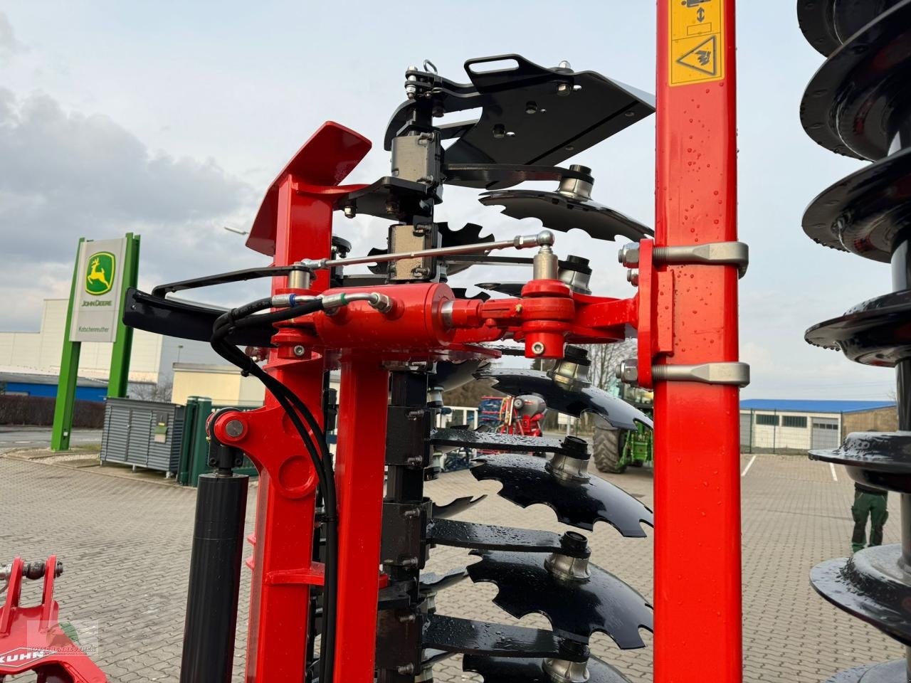 Kurzscheibenegge Türe ait Kuhn Optimer L 500R, Neumaschine içinde Triebes (resim 9)