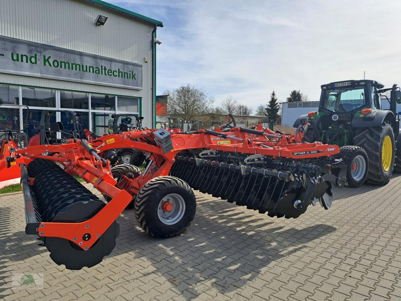 Kurzscheibenegge of the type Kuhn Optimer XL 5000, Neumaschine in Triebes (Picture 10)