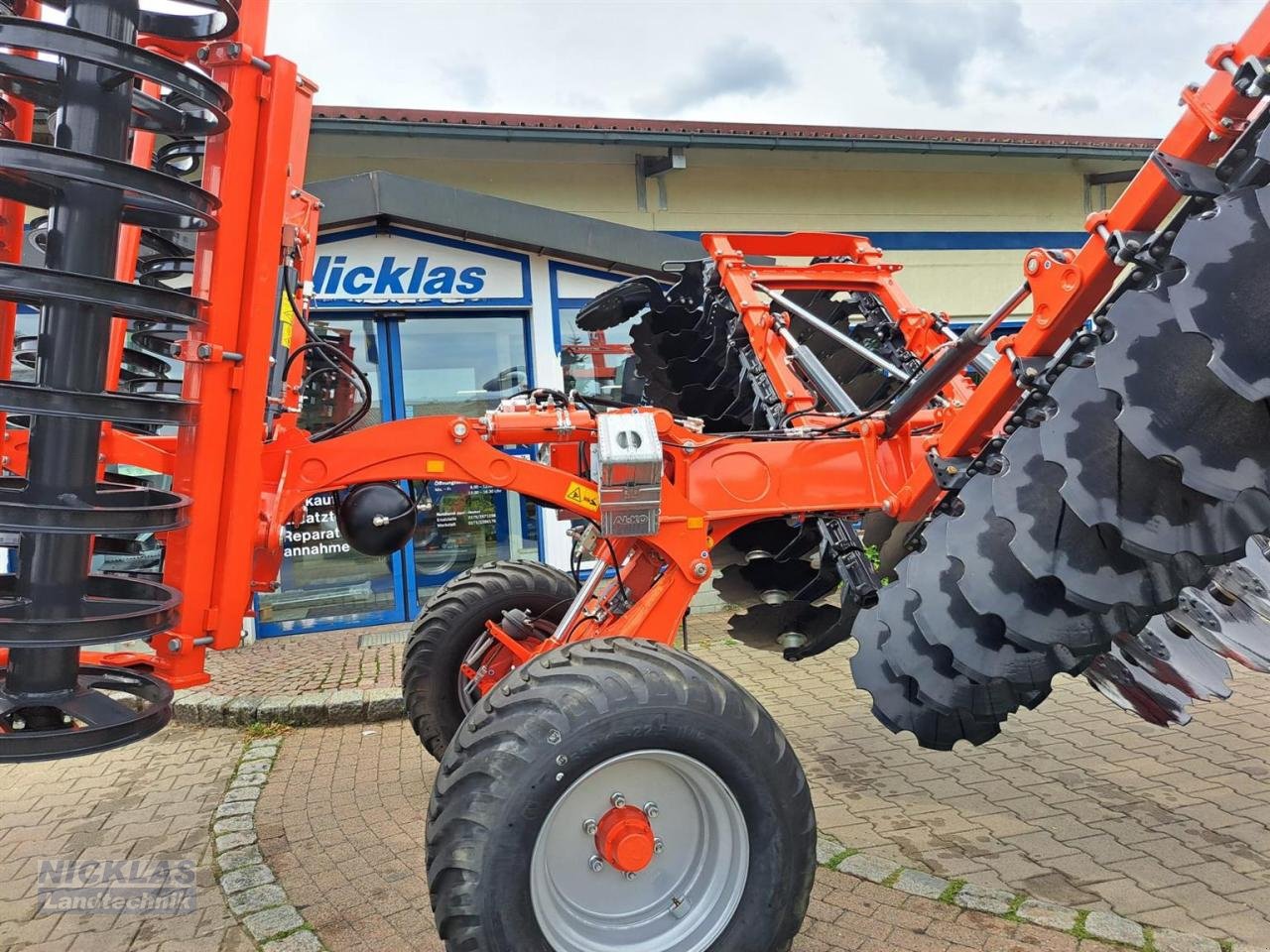 Kurzscheibenegge des Typs Kuhn Optimer XL 5000, Neumaschine in Schirradorf (Bild 5)