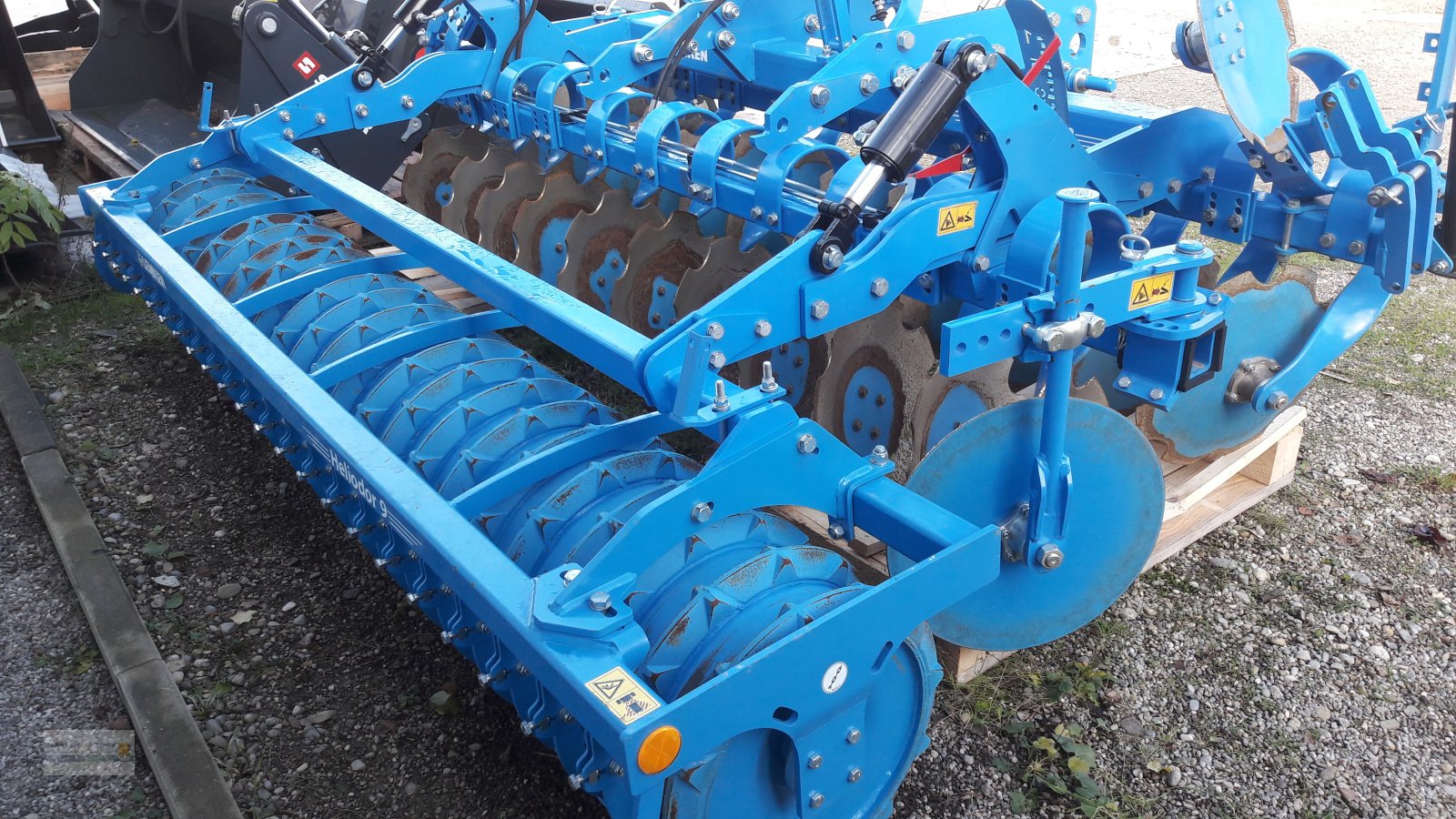 Kurzscheibenegge des Typs Lemken Heliodor 9/300, Neumaschine in Langerringen (Bild 2)