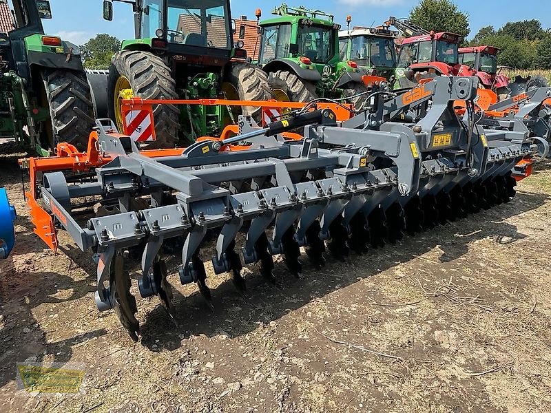 Kurzscheibenegge des Typs Mandam Kurzscheibenegge 5,0mtr hydr. klappbar (Rubin/Catros), Gebrauchtmaschine in Neuenkirchen-Vinte (Bild 1)