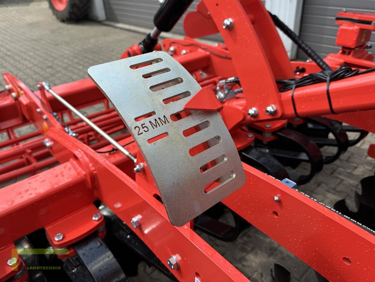 Kurzscheibenegge des Typs Maschio UFO 300, Neumaschine in Homberg/Ohm - Maulbach (Bild 12)