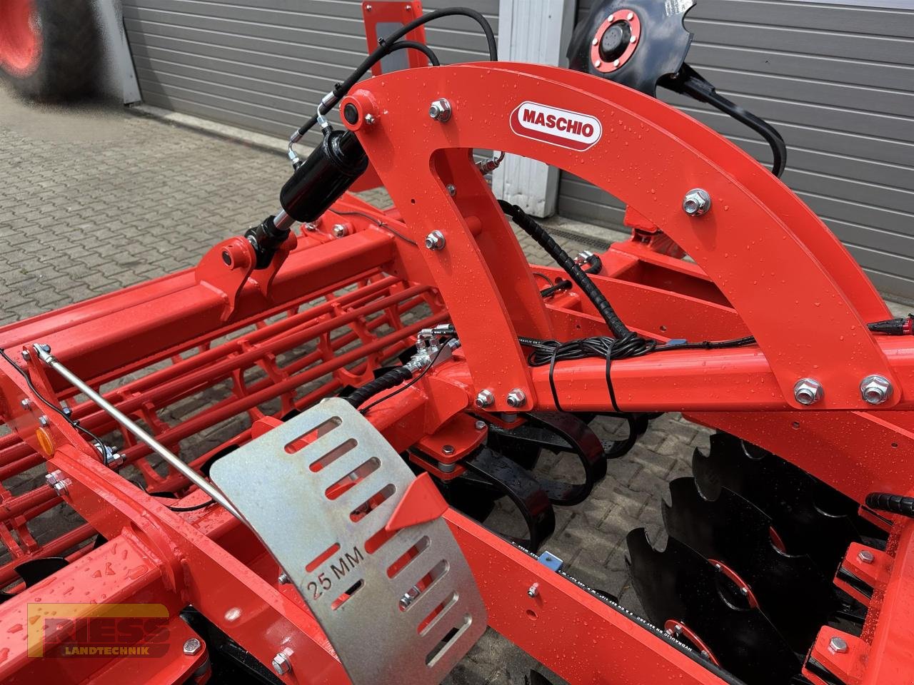 Kurzscheibenegge des Typs Maschio UFO 300, Neumaschine in Homberg/Ohm - Maulbach (Bild 14)