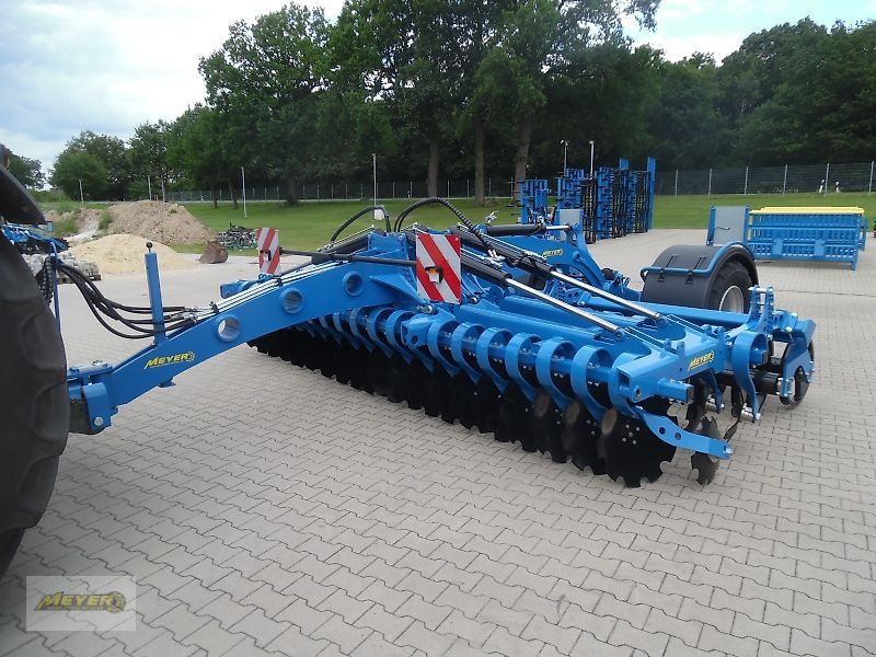 Kurzscheibenegge des Typs Meyer Agrartechnik Meyer KSE 5000 F Doppel U-Walze, Neumaschine in Andervenne (Bild 1)