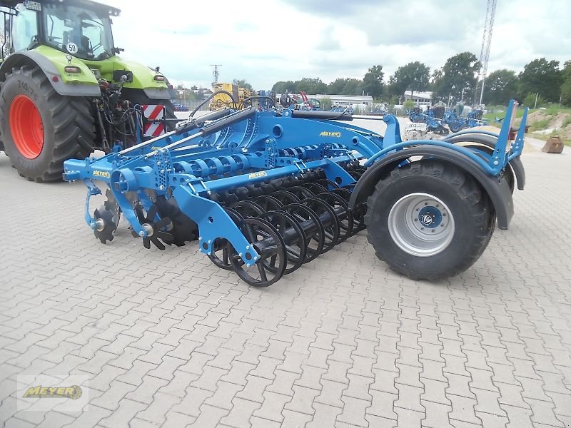 Kurzscheibenegge des Typs Meyer Agrartechnik Meyer KSE 5000 F Doppel U-Walze, Neumaschine in Andervenne (Bild 3)