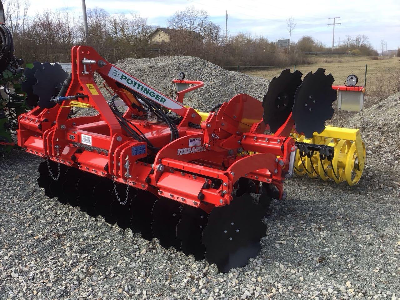 Kurzscheibenegge des Typs Pöttinger TERRADISC 3001, Neumaschine in Burgbernheim (Bild 1)