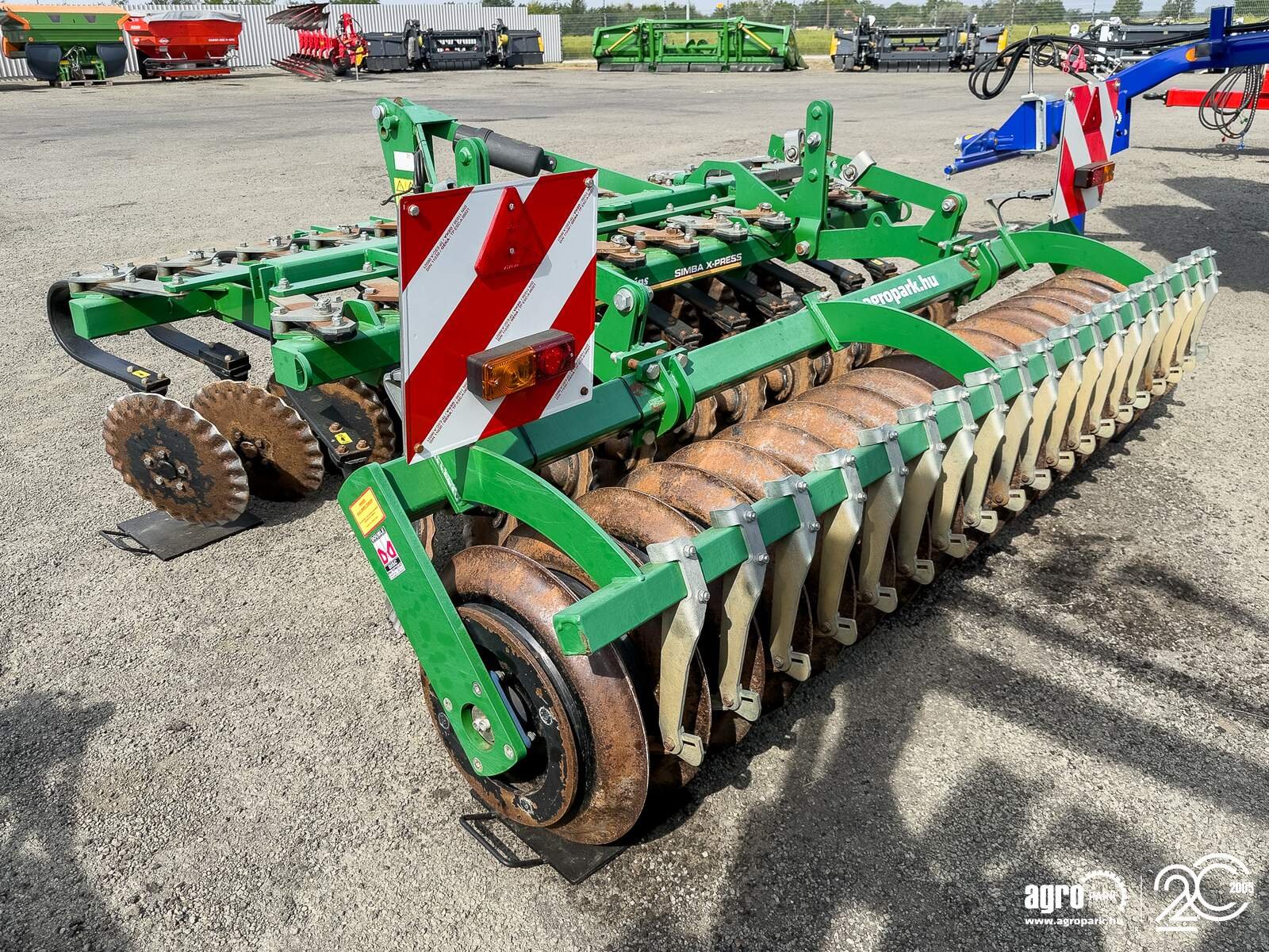 Kurzscheibenegge des Typs Simba X-Press 3.0 3 m short disc, with 22 discs, with DD600 roller, Gebrauchtmaschine in Csengele (Bild 4)