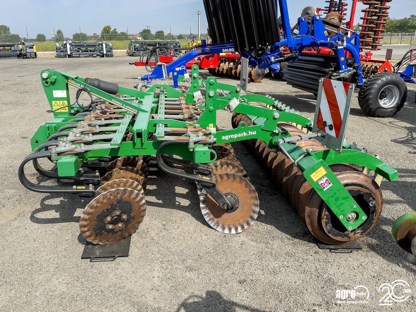 Kurzscheibenegge des Typs Simba X-Press 3.0 3 m short disc, with 22 discs, with DD600 roller, Gebrauchtmaschine in Csengele (Bild 5)