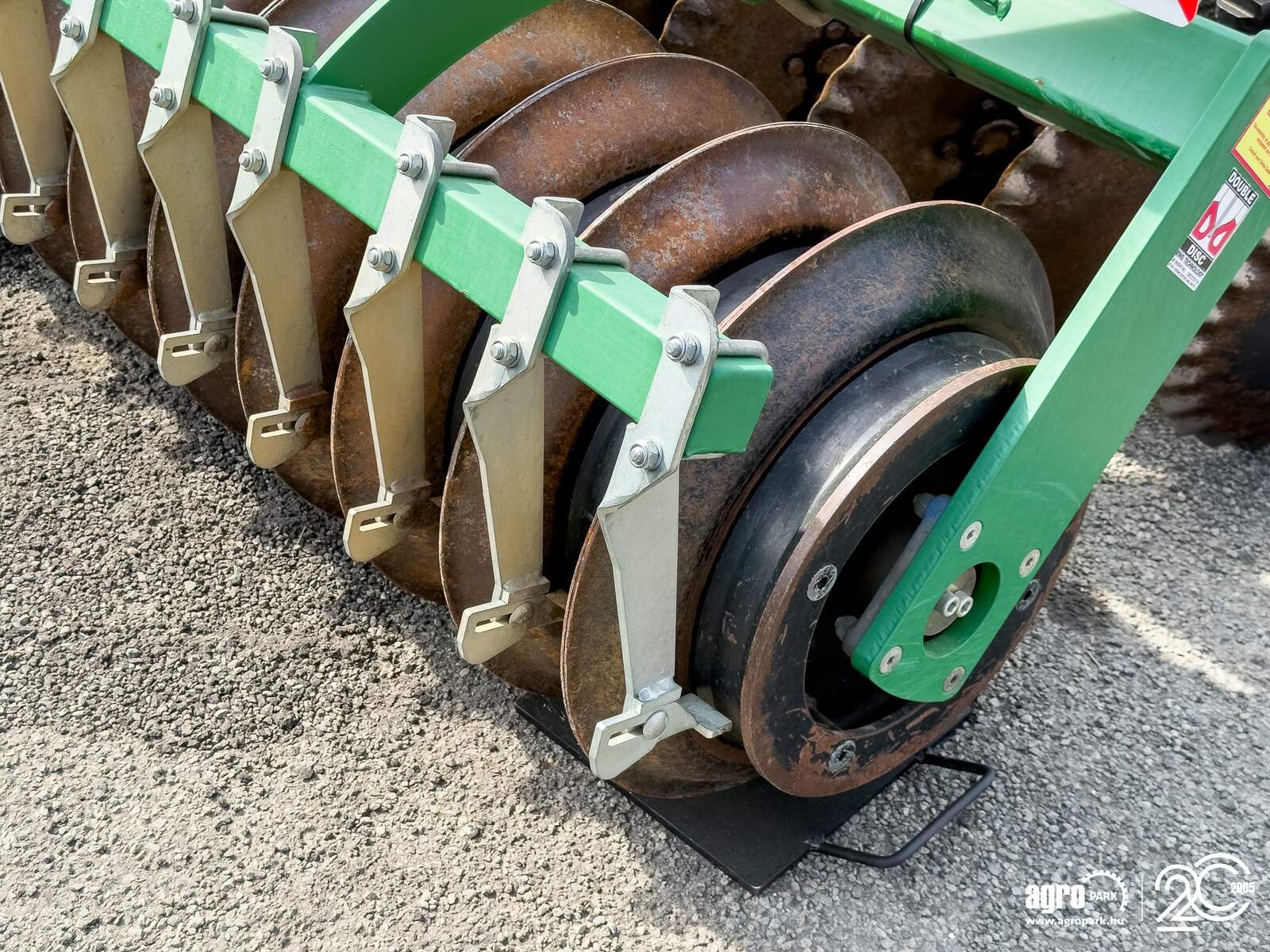 Kurzscheibenegge des Typs Simba X-Press 3.0 3 m short disc, with 22 discs, with DD600 roller, Gebrauchtmaschine in Csengele (Bild 28)