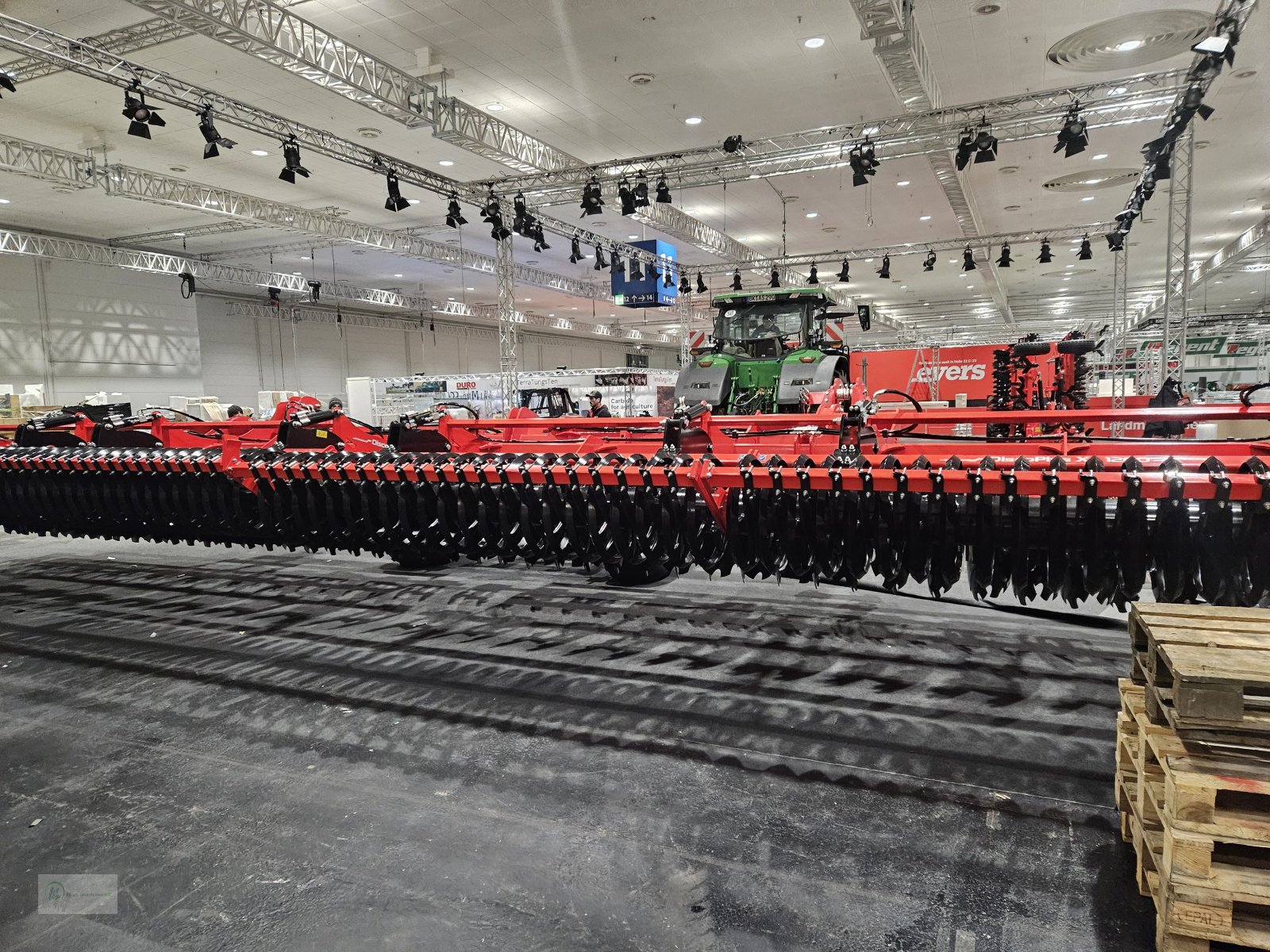 Kurzscheibenegge des Typs Siptec Disco Plus XL 12000, Neumaschine in Donnersdorf (Bild 5)
