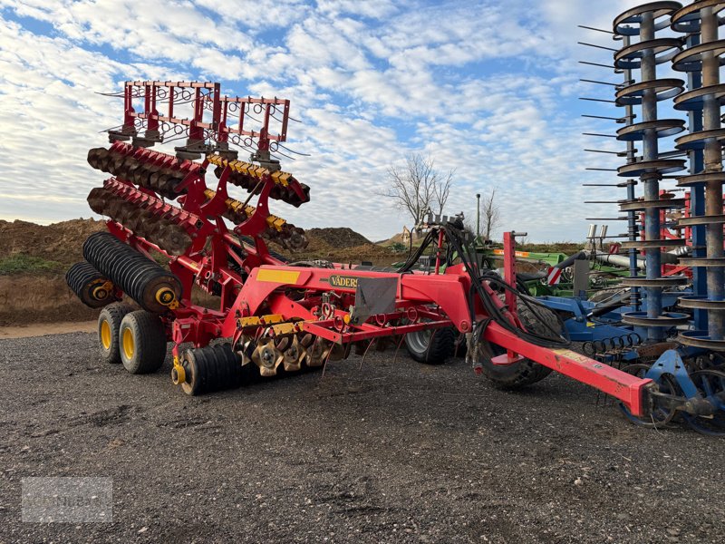 Kurzscheibenegge типа Väderstad Carrier CR 820 mit Striegel, Gebrauchtmaschine в Prenzlau