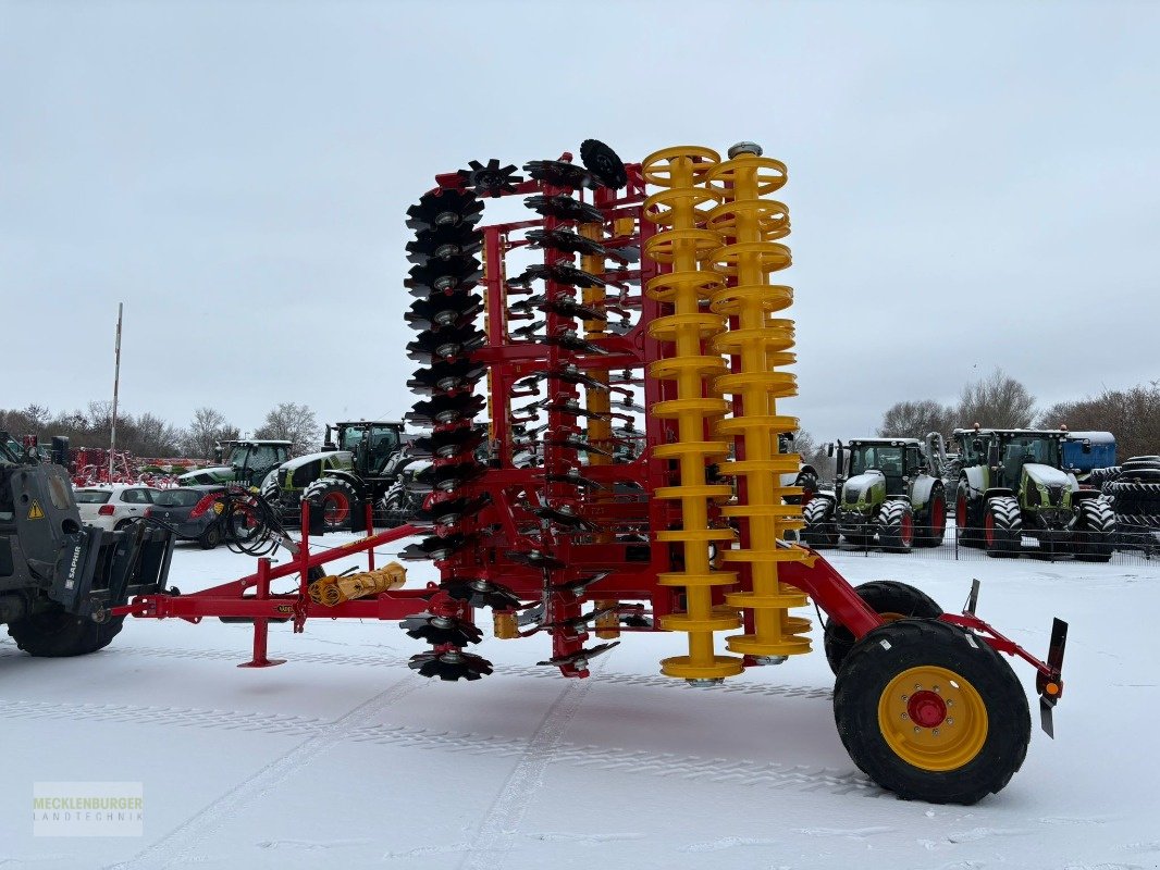 Kurzscheibenegge of the type Väderstad Carrier XL 725, Neumaschine in Mühlengeez (Picture 2)