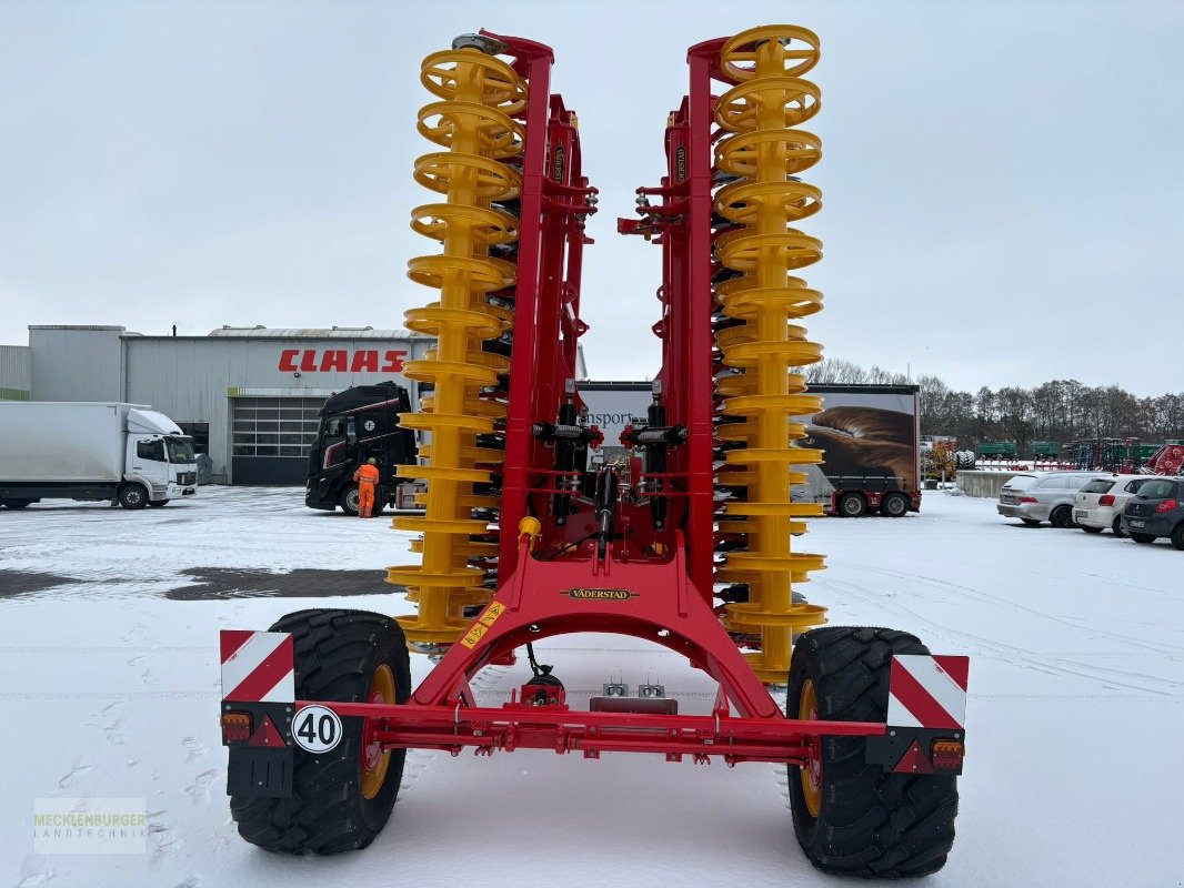 Kurzscheibenegge of the type Väderstad Carrier XL 725, Neumaschine in Mühlengeez (Picture 3)