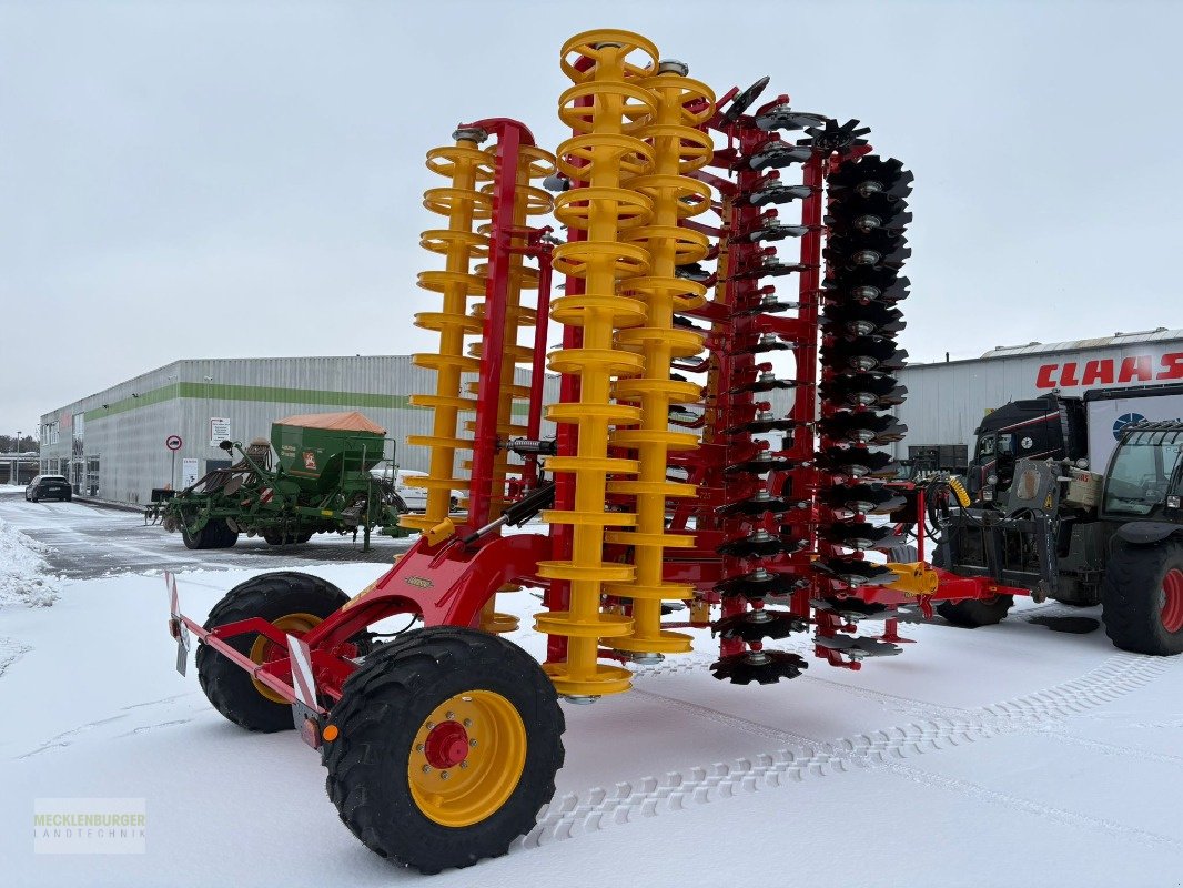 Kurzscheibenegge of the type Väderstad Carrier XL 725, Neumaschine in Mühlengeez (Picture 4)