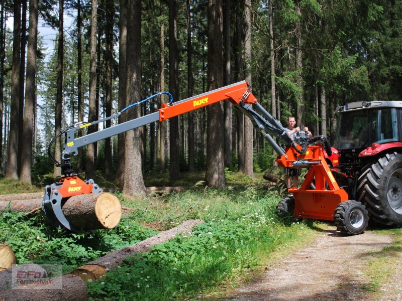 Ladekrane & Rückezange del tipo Auer TML 4D50-S, Neumaschine en Bad Grönenbach