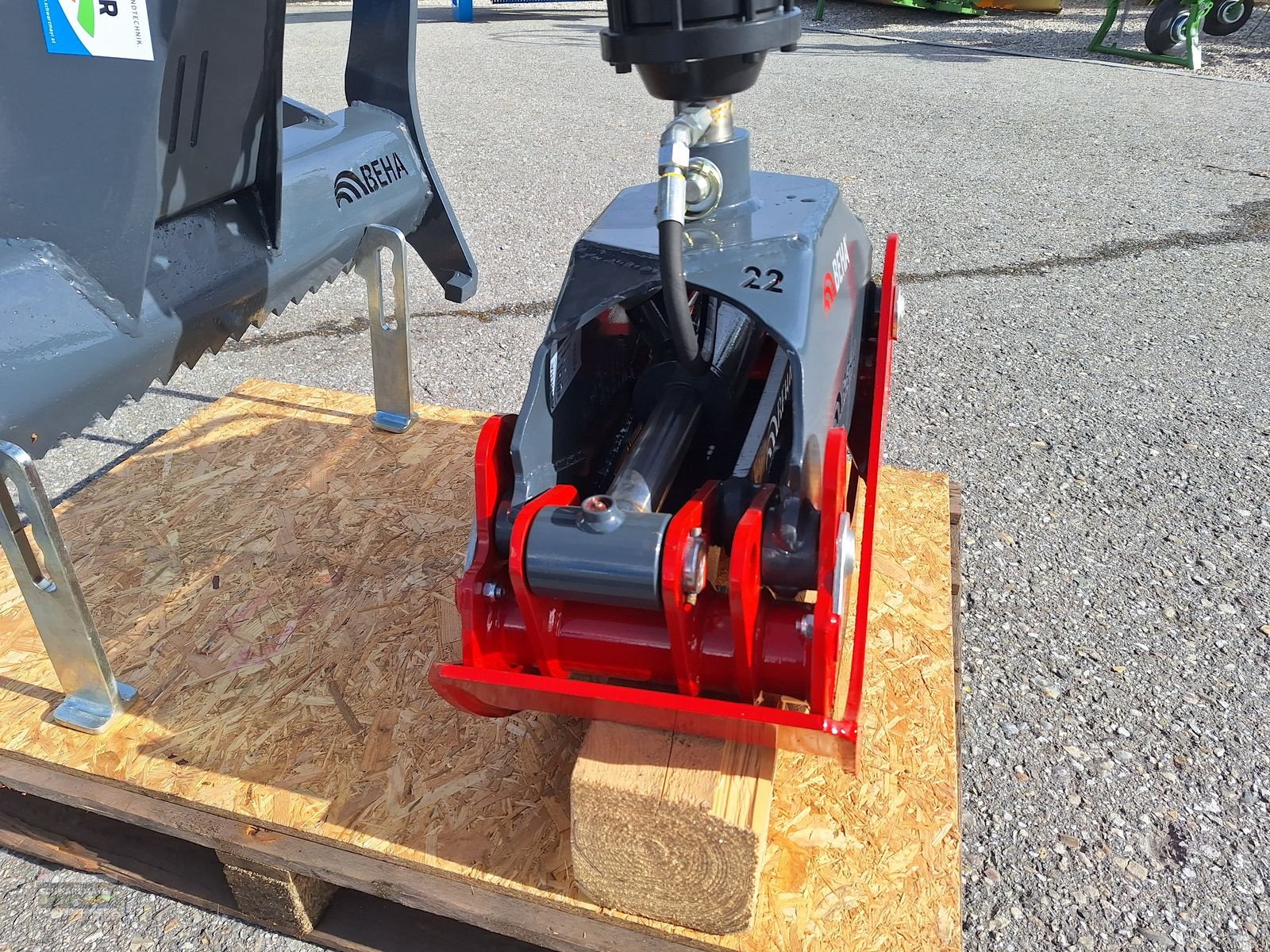 Ladekrane & Rückezange of the type BEHA FLG 1-22/3 light, Neumaschine in Aurolzmünster (Picture 9)