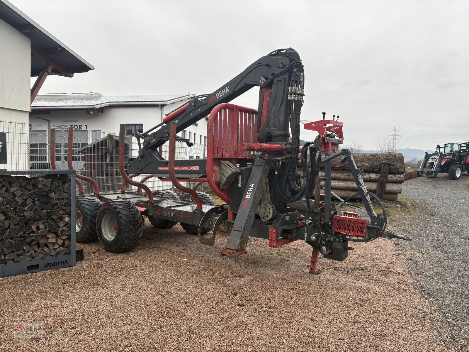 Ladekrane & Rückezange des Typs BEHA Gebr. Rückewagen T900 mit 7070 Kran, Eigene Ölversorgung, 2-Rad Auflauf u. 2-Rad Ölbremse, Gebrauchtmaschine in Steinach (Bild 4)