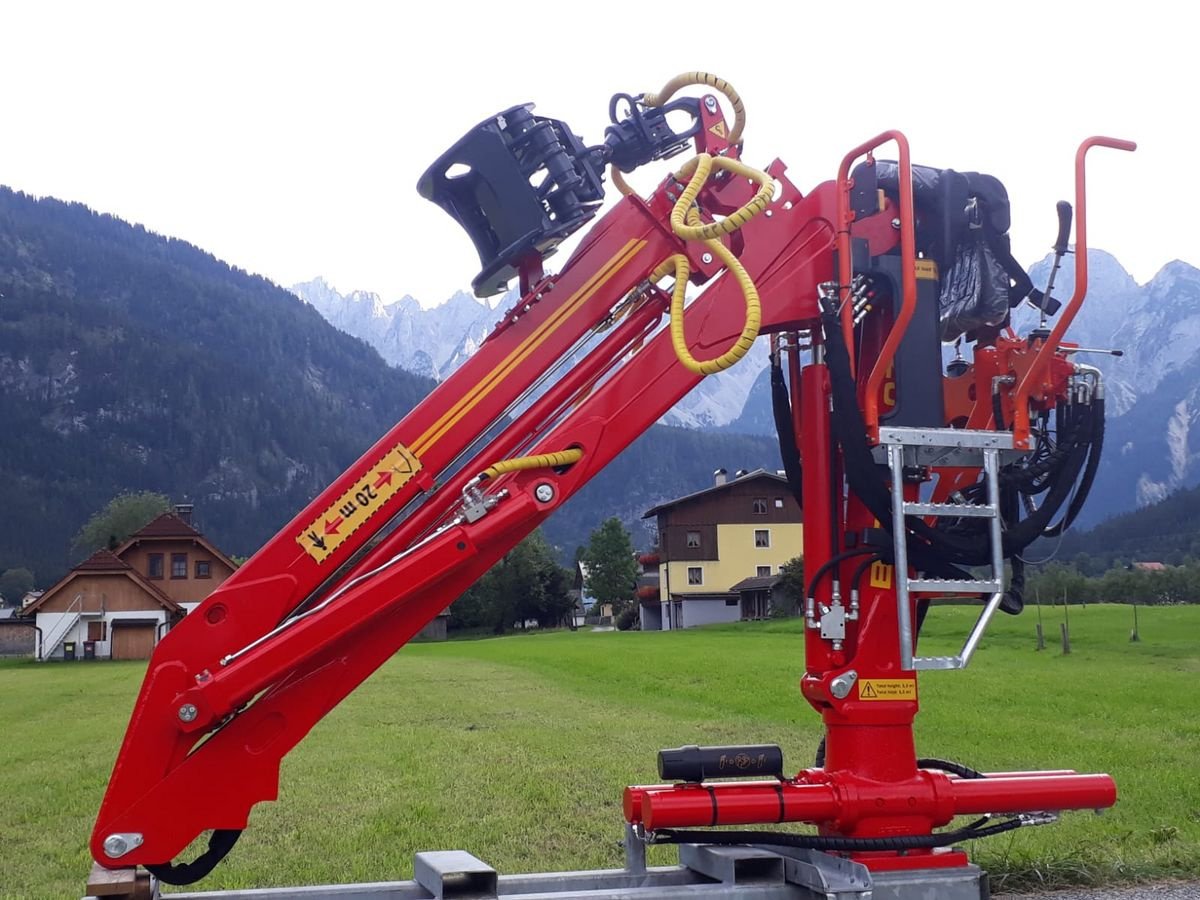 Ladekrane & Rückezange des Typs BIGAB Heuschmid Z 8,0 mit Hochsitzbedienung, Neumaschine in Gosau am Dachstein (Bild 3)