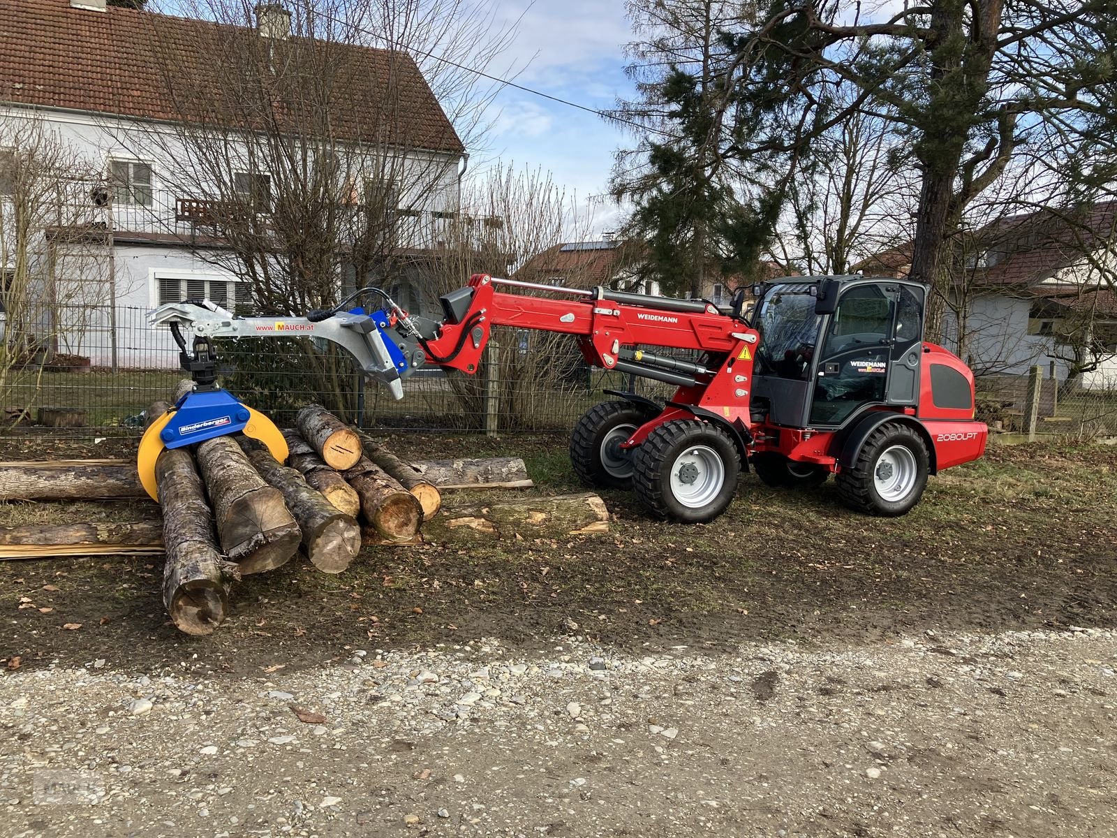 Ladekrane & Rückezange des Typs Binderberger Holzzange für Hoftrac und Frontlader, Neumaschine in Burgkirchen (Bild 5)