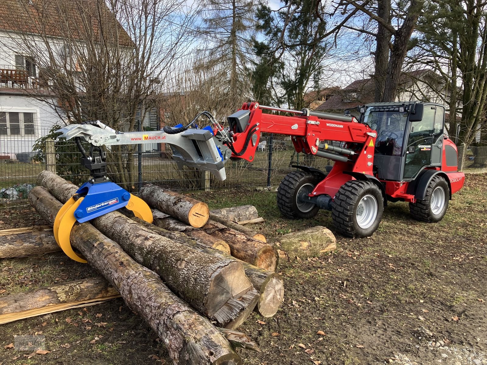Ladekrane & Rückezange des Typs Binderberger Holzzange für Hoftrac und Frontlader, Neumaschine in Burgkirchen (Bild 13)