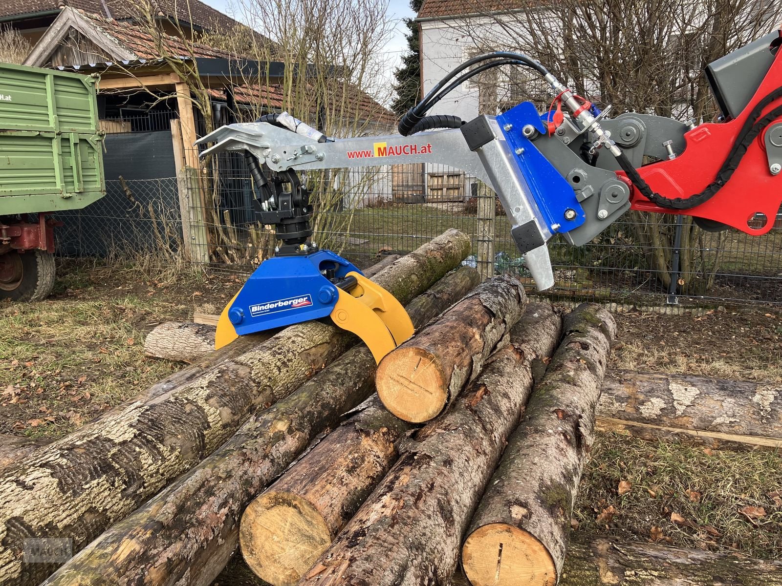 Ladekrane & Rückezange des Typs Binderberger Holzzange für Hoftrac und Frontlader, Neumaschine in Burgkirchen (Bild 12)