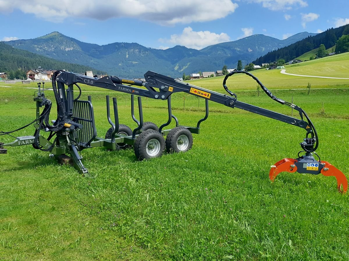 Ladekrane & Rückezange des Typs Farma C 5,0 X-CEL, Neumaschine in Gosau am Dachstein (Bild 4)