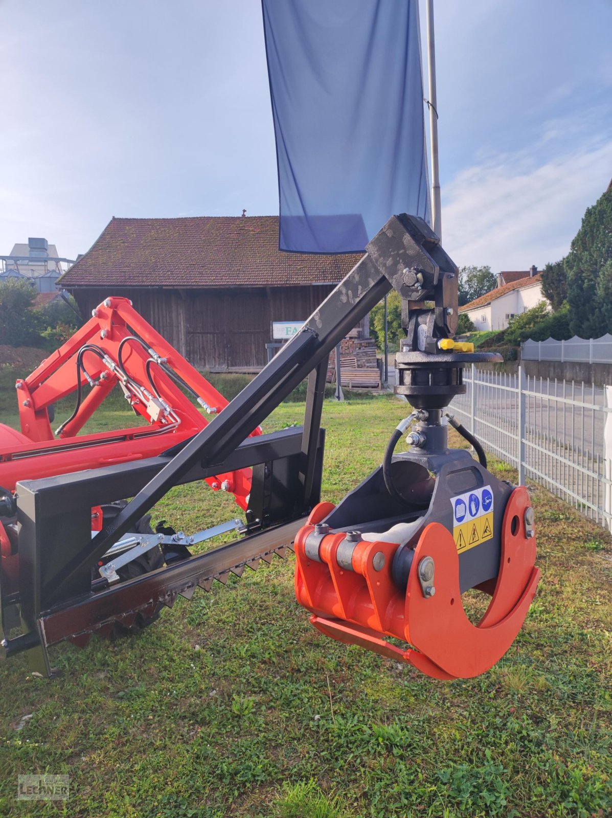 Ladekrane & Rückezange des Typs Farma Frontladerverladezange Rückezange Hydraulisch Frontanbau mit FARMA Greifer 016 GII, Neumaschine in Bad Abbach-Dünzling (Bild 1)