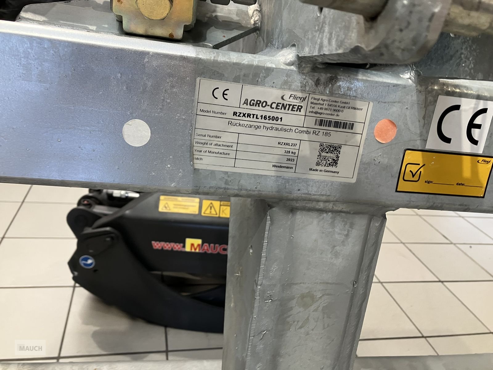 Ladekrane & Rückezange of the type Fliegl Holzzange 1850mm, Neumaschine in Burgkirchen (Picture 9)