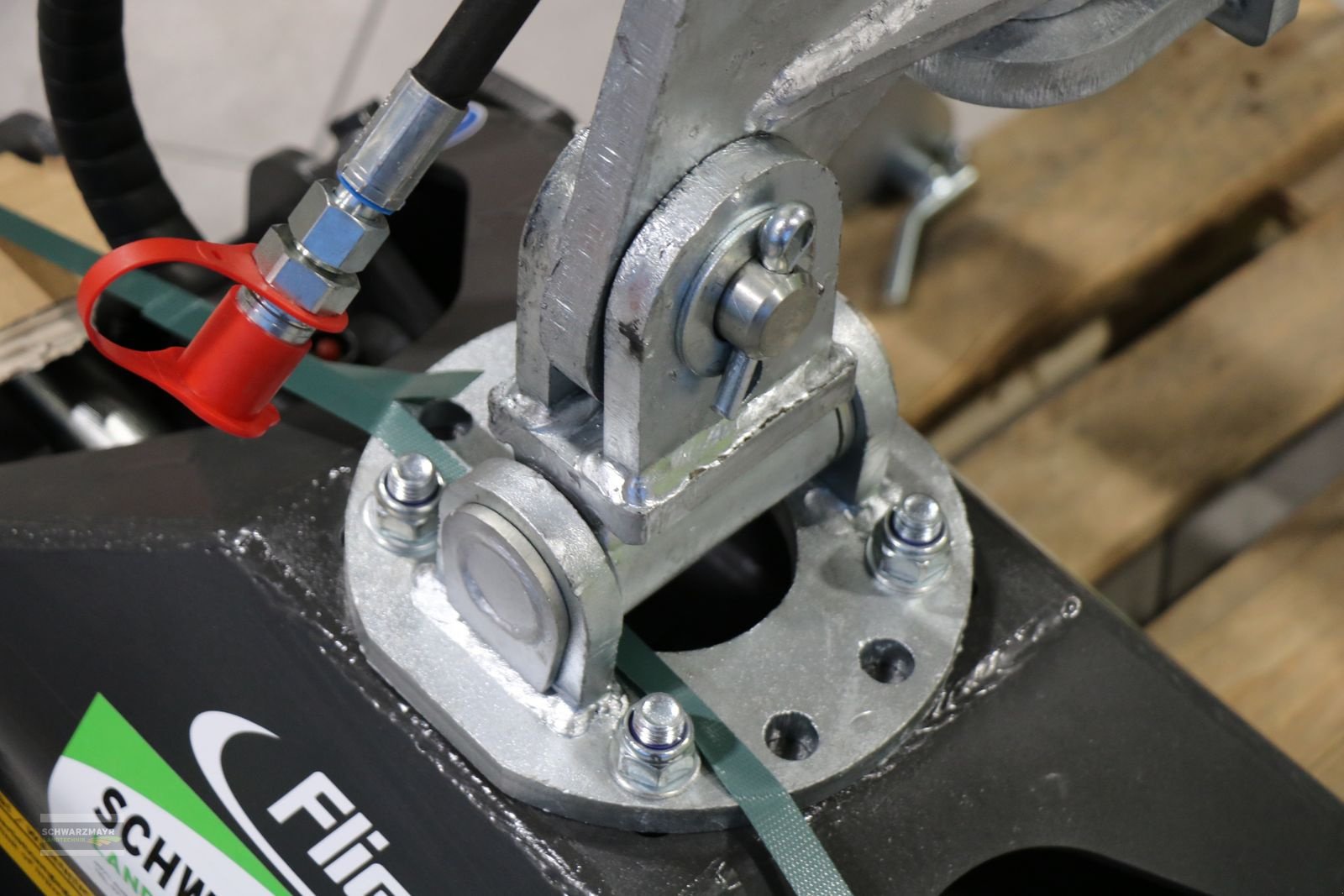 Ladekrane & Rückezange of the type Fliegl Rückezange 1850, Neumaschine in Gampern (Picture 7)