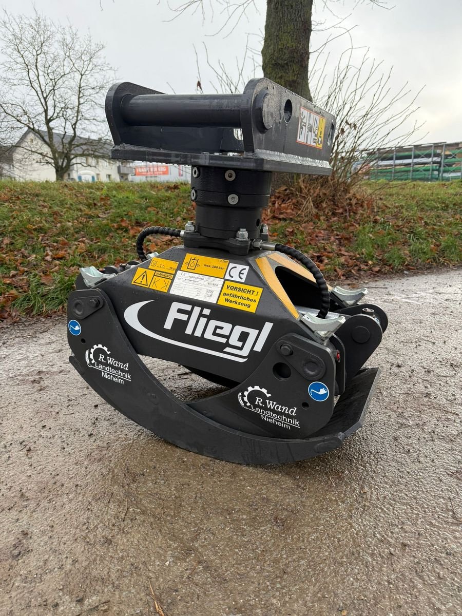 Ladekrane & Rückezange van het type Fliegl Rückezange hydraulisch RZ 185 Combi, Gebrauchtmaschine in Nieheim Kreis Höxter (Foto 2)
