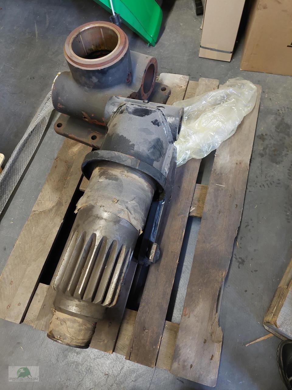 Ladekrane & Rückezange of the type Kotschenreuther Kransäule und Schwenkwerkgehäuse, Neumaschine in Steinwiesen (Picture 1)