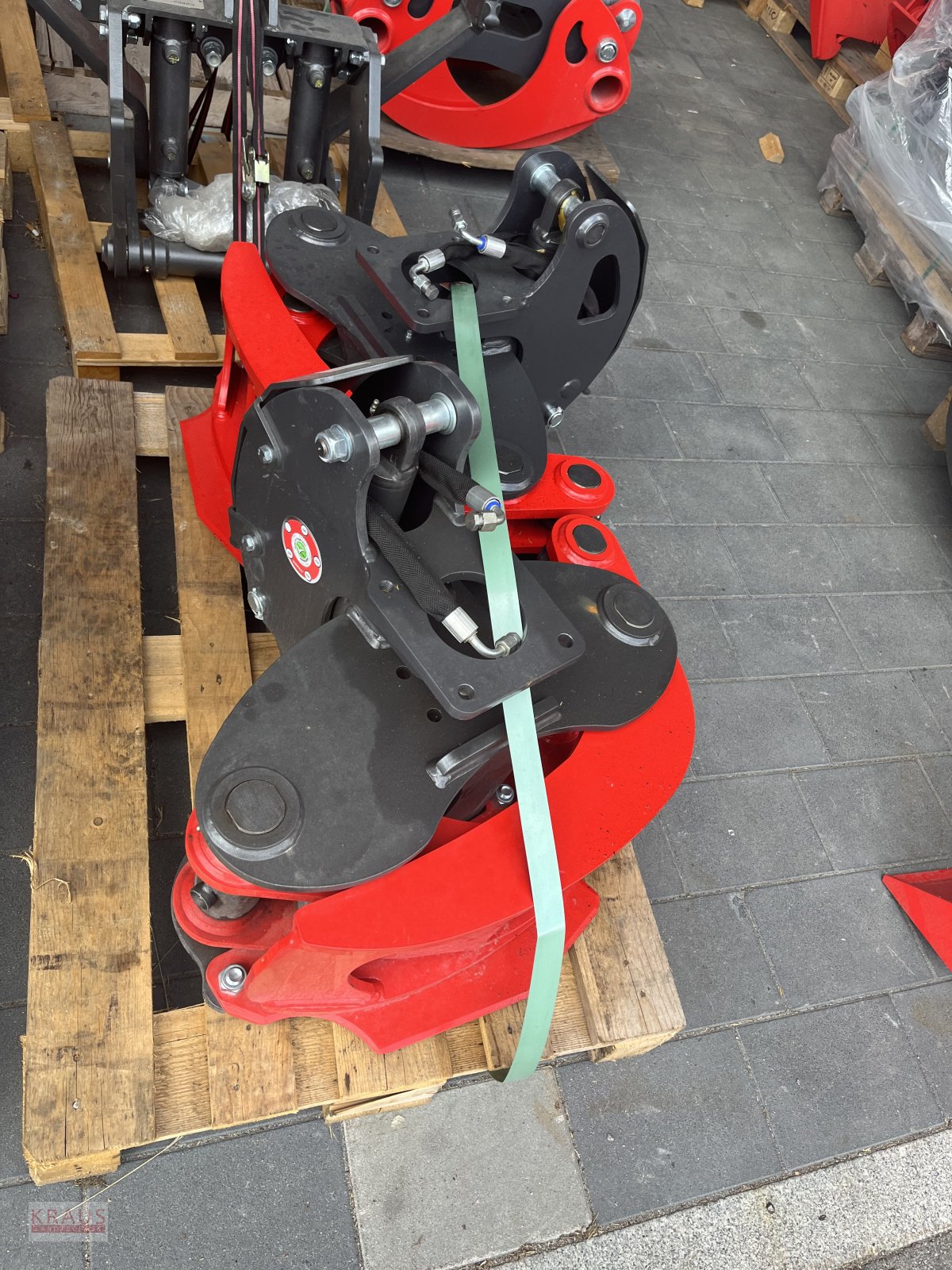 Ladekrane & Rückezange des Typs Krpan Energieholzaggregat KS 200, Neumaschine in Geiersthal (Bild 2)