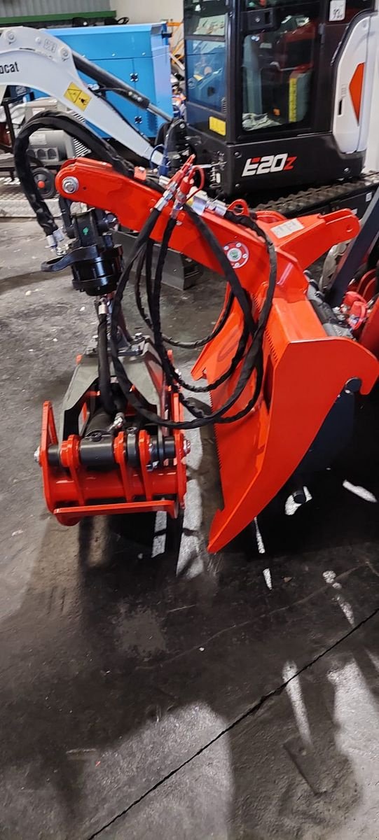 Ladekrane & Rückezange des Typs Krpan KL 1500FF, Neumaschine in Bergheim (Bild 7)