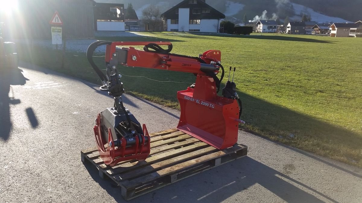 Ladekrane & Rückezange des Typs Krpan KL 2500 TG, Neumaschine in Bezau (Bild 5)