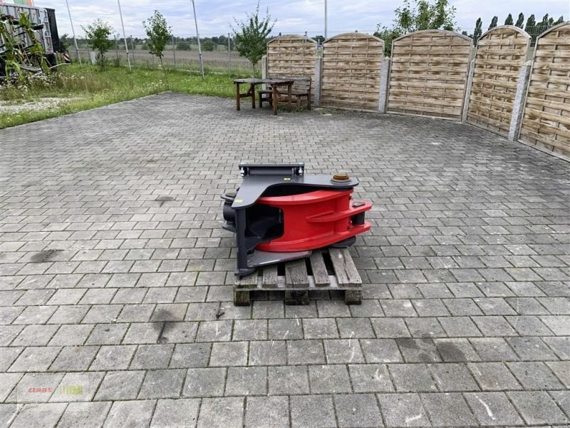 Ladekrane & Rückezange des Typs Krpan KS 320 B, Neumaschine in Töging am Inn (Bild 2)