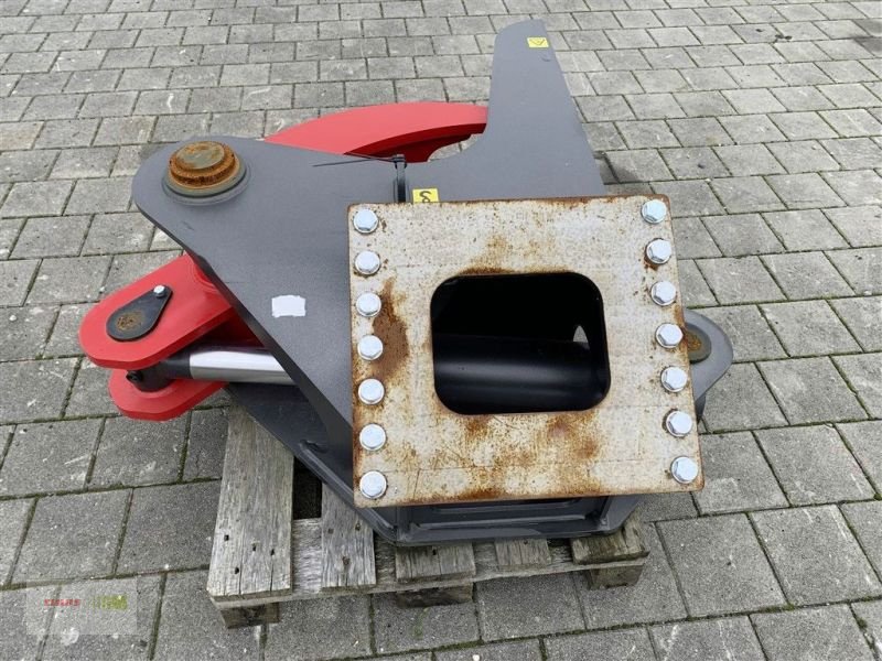 Ladekrane & Rückezange des Typs Krpan KS 320 B, Neumaschine in Töging am Inn (Bild 6)