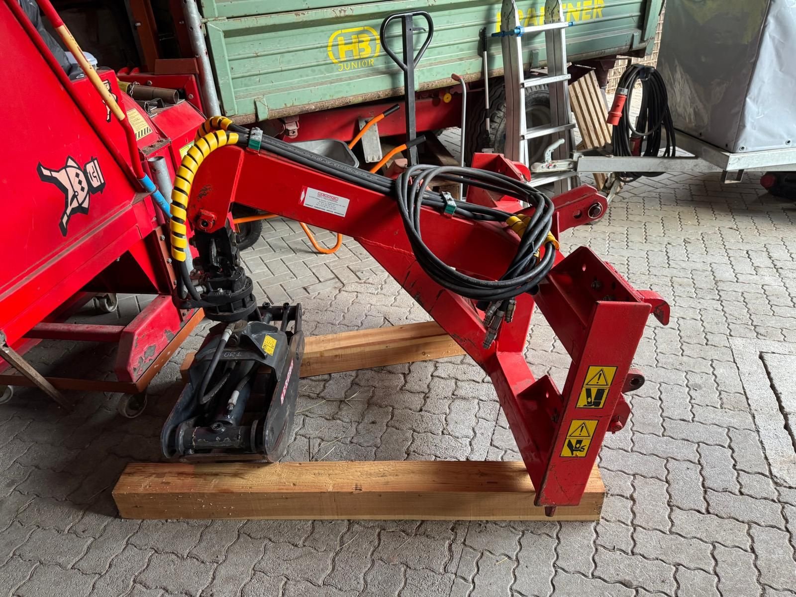 Ladekrane & Rückezange of the type KTS Sonstiges, Neumaschine in Burgkirchen (Picture 3)