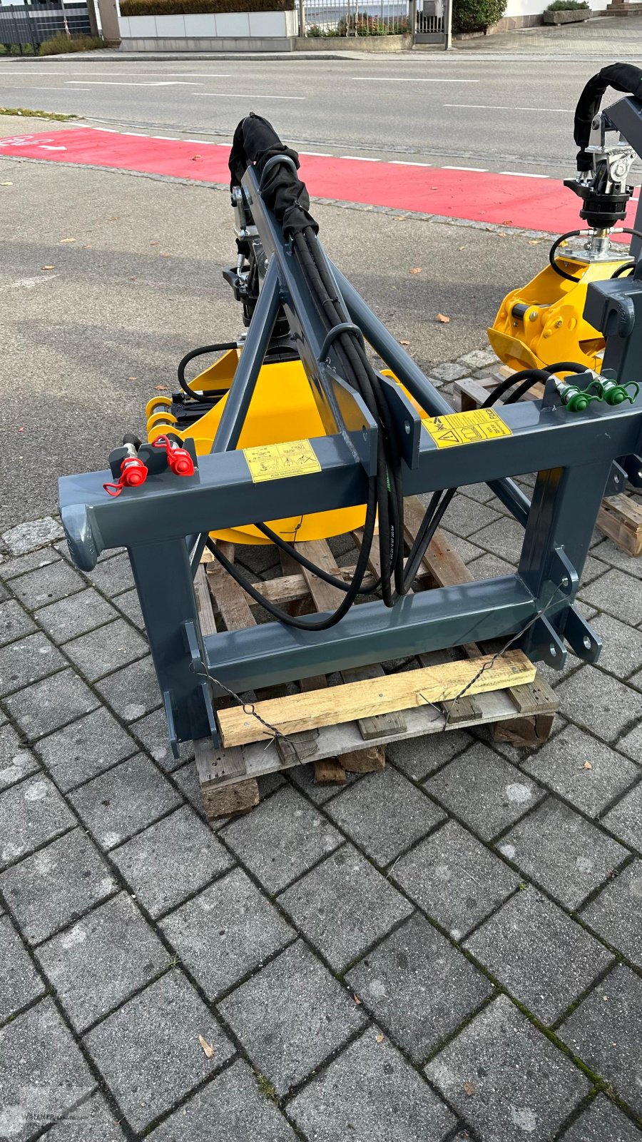 Ladekrane & Rückezange des Typs Perzl HVZ 150, Neumaschine in Wolnzach (Bild 3)