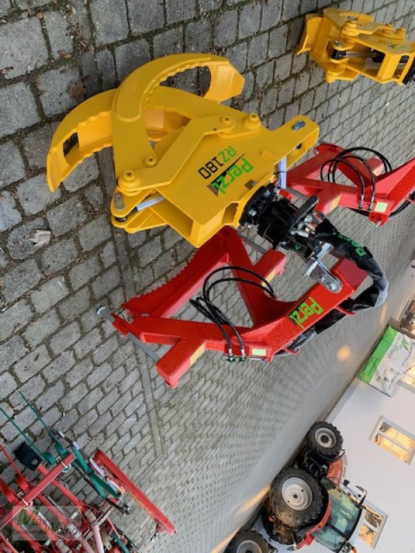 Ladekrane & Rückezange of the type Perzl RZ 180, Neumaschine in Markt Schwaben (Picture 3)