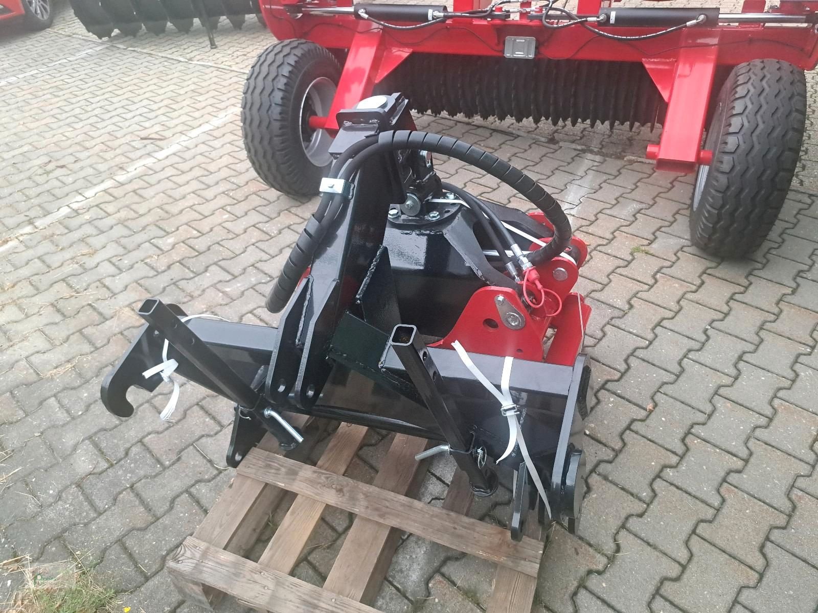 Ladekrane & Rückezange des Typs PreissTec Rückezange mit Euro- und Dreipunktaufnahme, Neumaschine in Bad Kötzting (Bild 2)