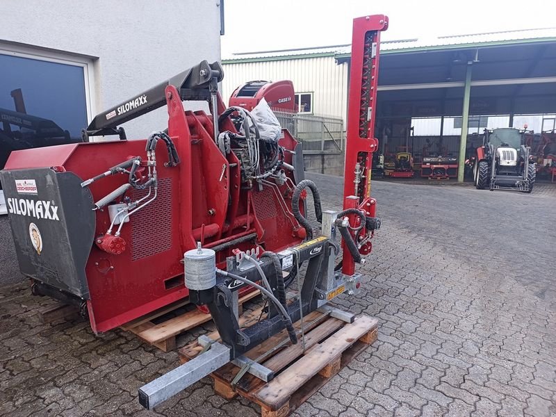 Ladekrane & Rückezange des Typs Sonstige Fliegl Hecken- u. Seitenastschere für Frontanbau, Neumaschine in St. Marienkirchen (Bild 8)