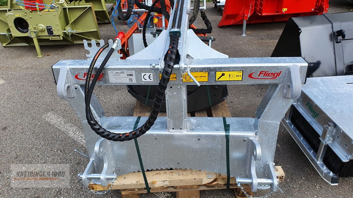 Ladekrane & Rückezange of the type Sonstige Fliegl Rückezange, Neumaschine in Altenfelden (Picture 2)