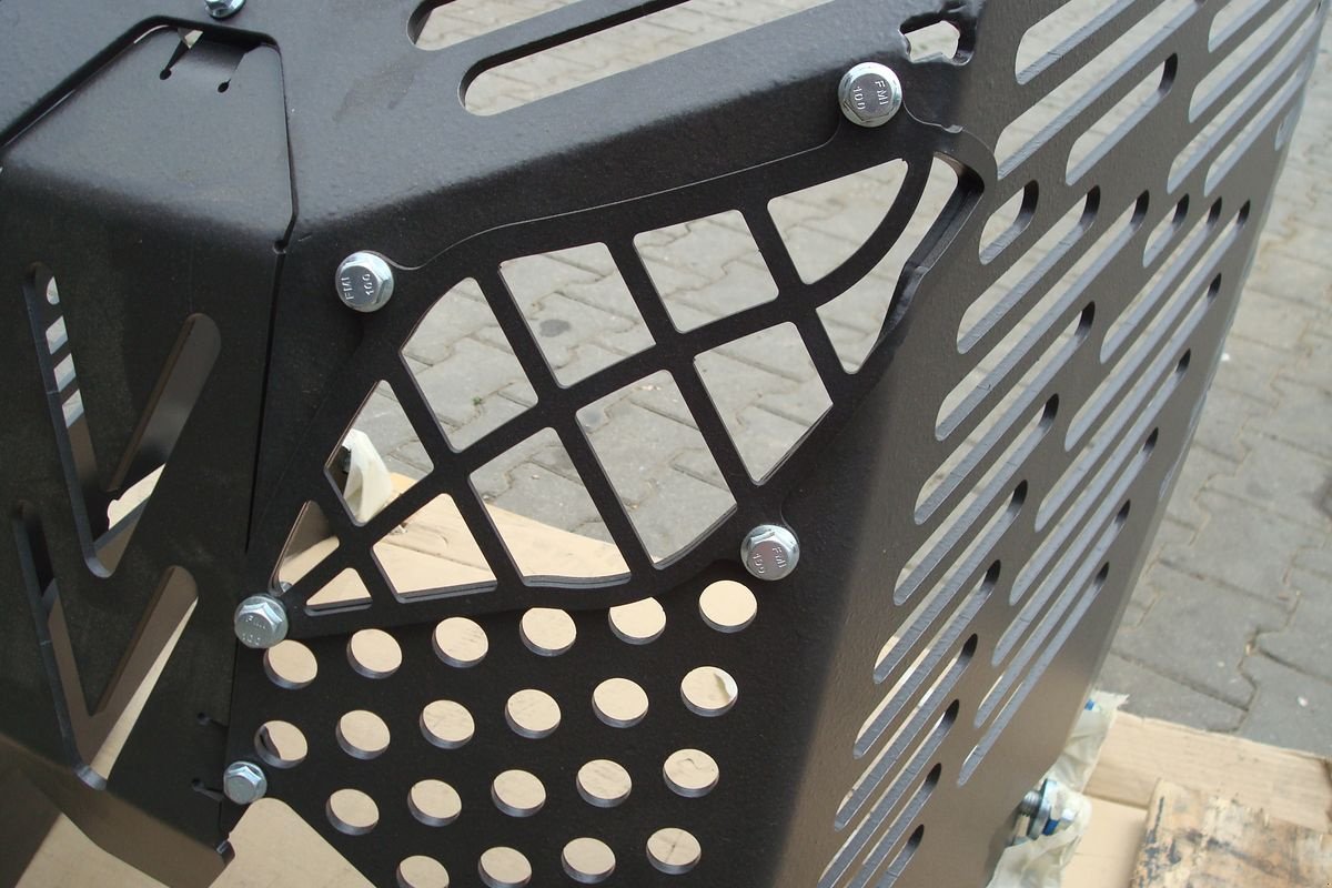 Ladekrane & Rückezange of the type Sonstige Forstmaskenschutz Valtra N135, N155, N175, Neumaschine in Judenburg (Picture 5)